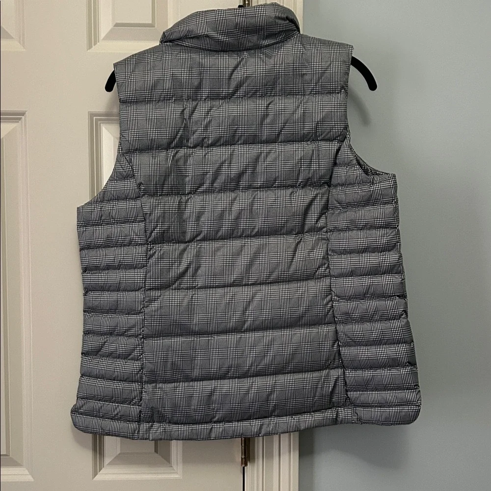 NWT Lands End Black and White Houndstooth Down Puffer Vest  Medium Petite - Picture 2 of 5